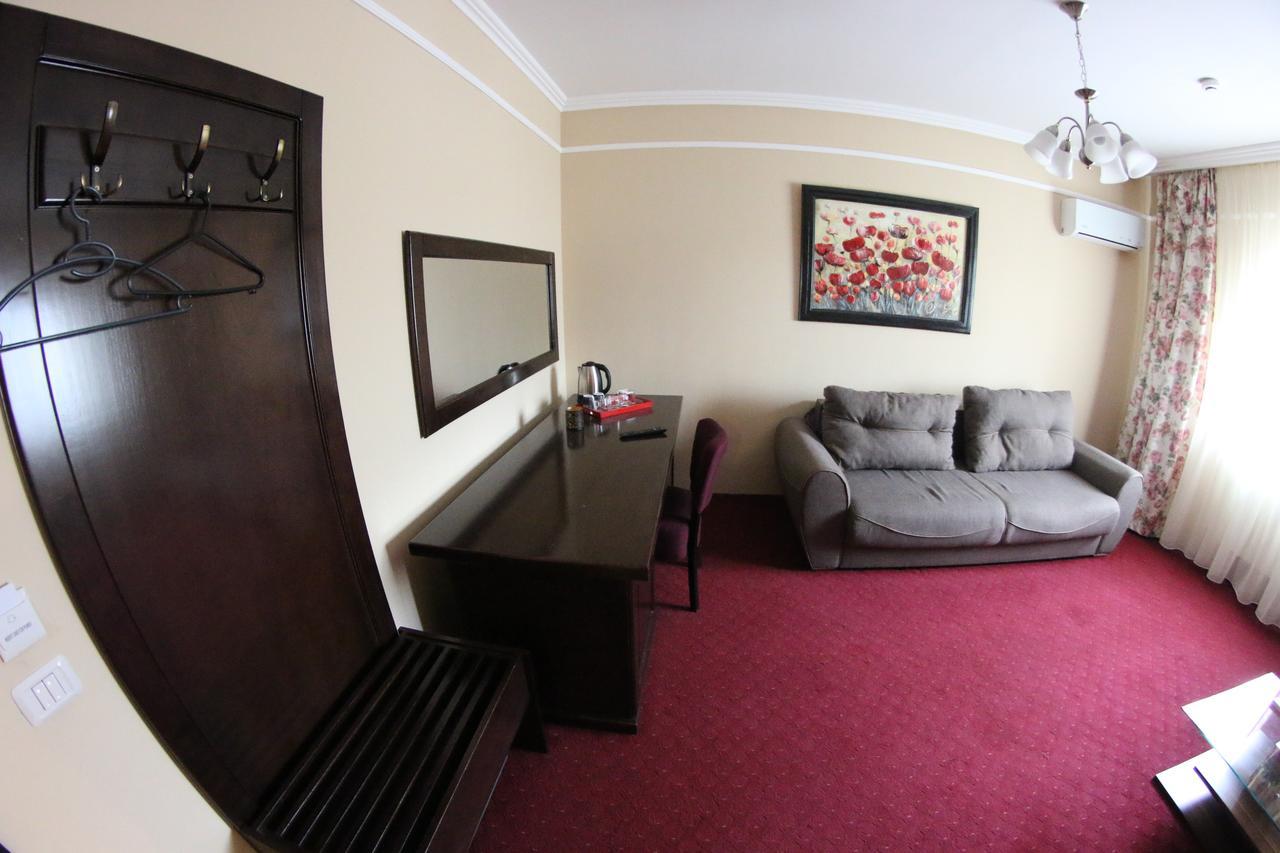 Casa Bucovineana Hotel Suceava Exterior photo