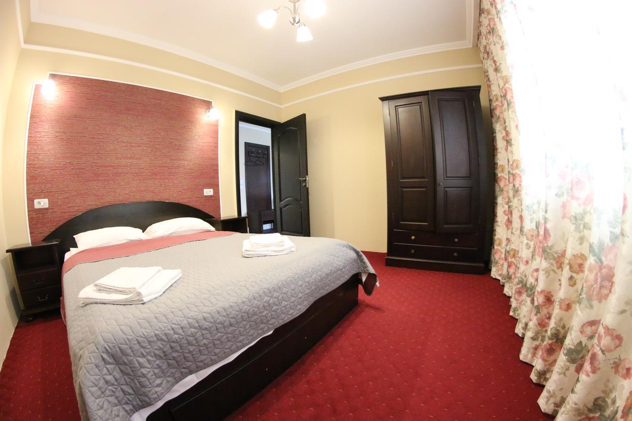 Casa Bucovineana Hotel Suceava Exterior photo