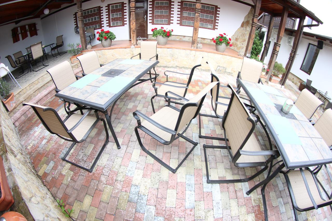 Casa Bucovineana Hotel Suceava Exterior photo