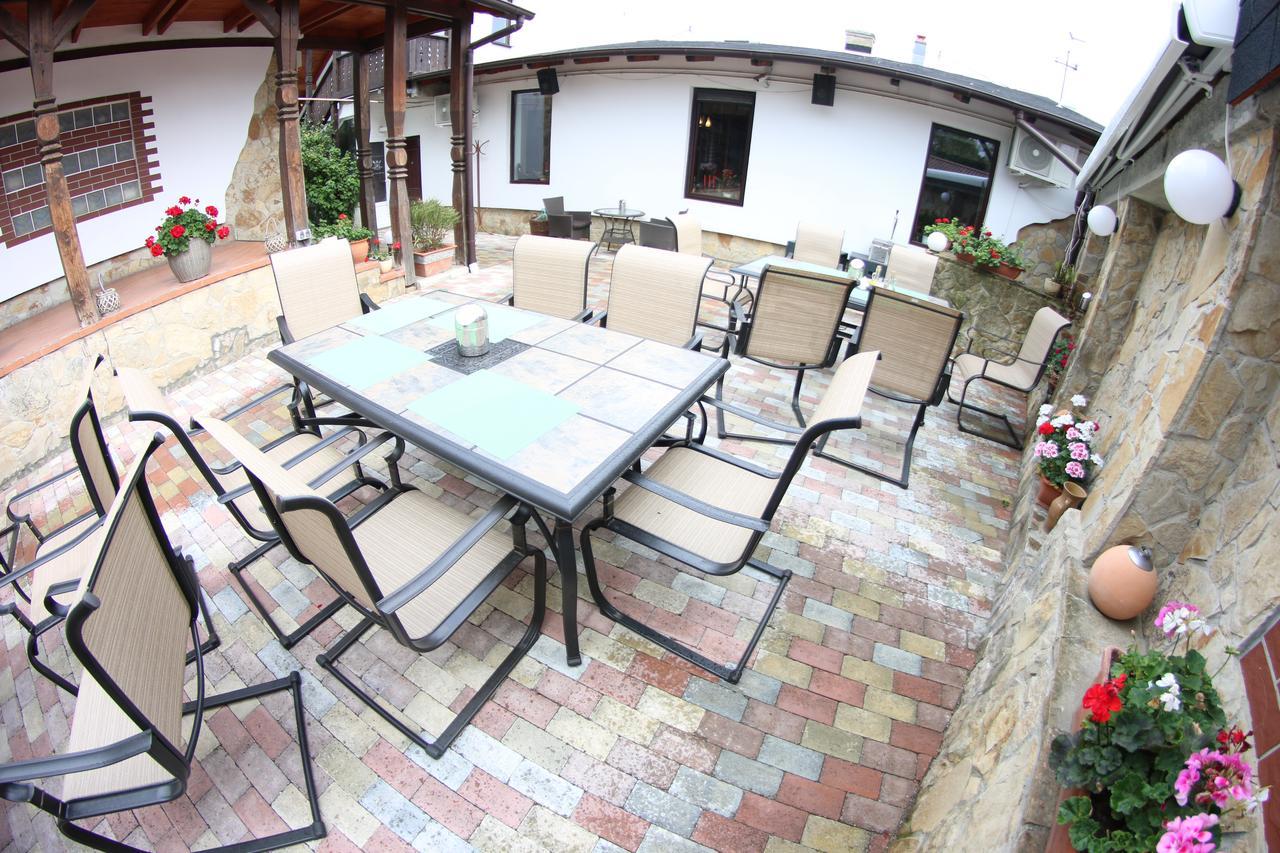 Casa Bucovineana Hotel Suceava Exterior photo