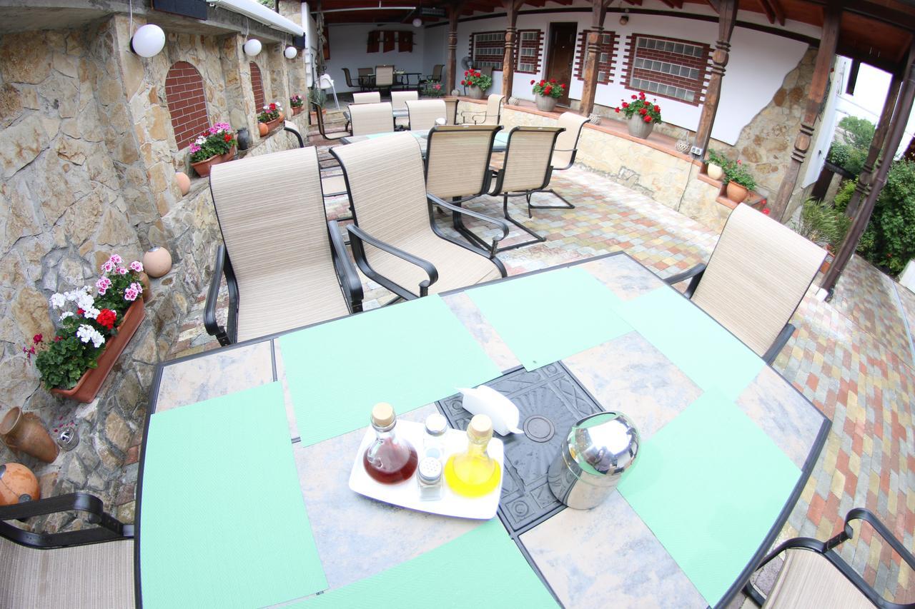 Casa Bucovineana Hotel Suceava Exterior photo