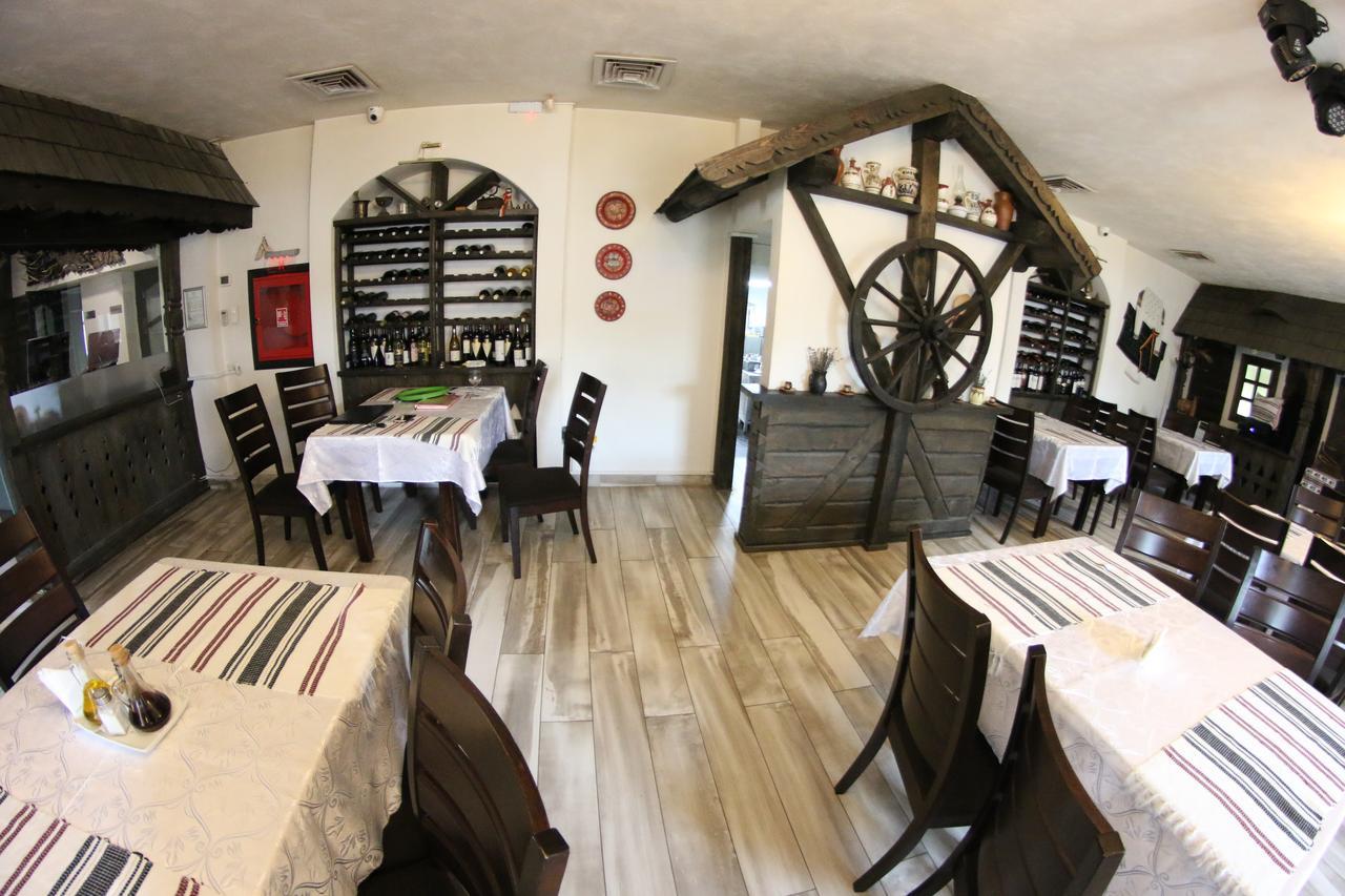 Casa Bucovineana Hotel Suceava Exterior photo