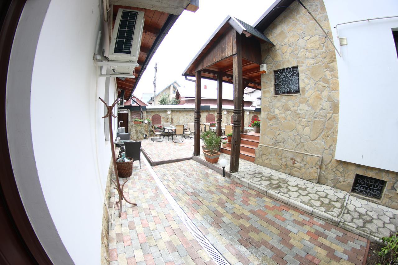 Casa Bucovineana Hotel Suceava Exterior photo