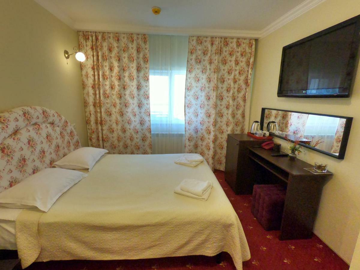 Casa Bucovineana Hotel Suceava Exterior photo